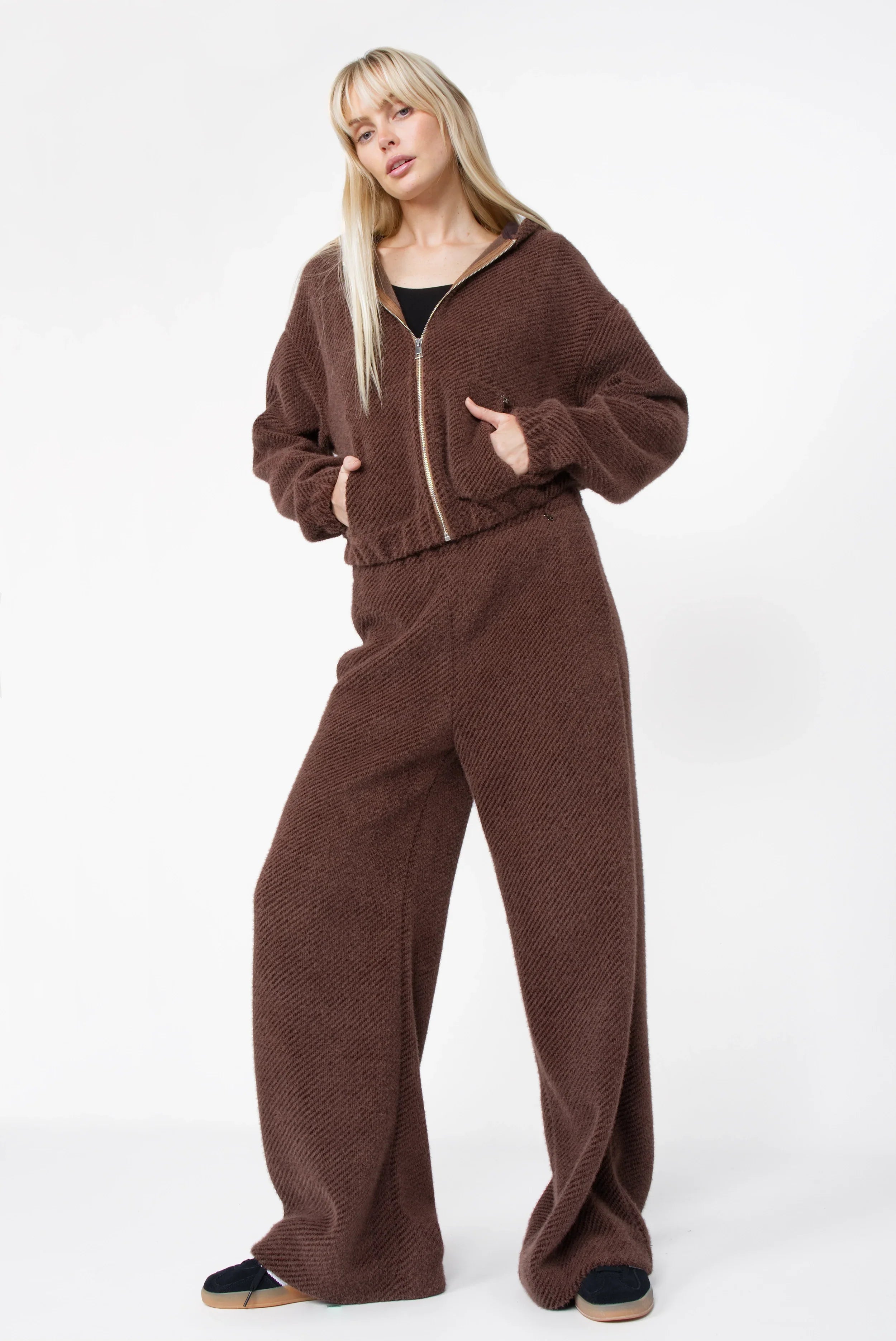 NAEMAI zip hoodie with velvety soft short-haired fur texture