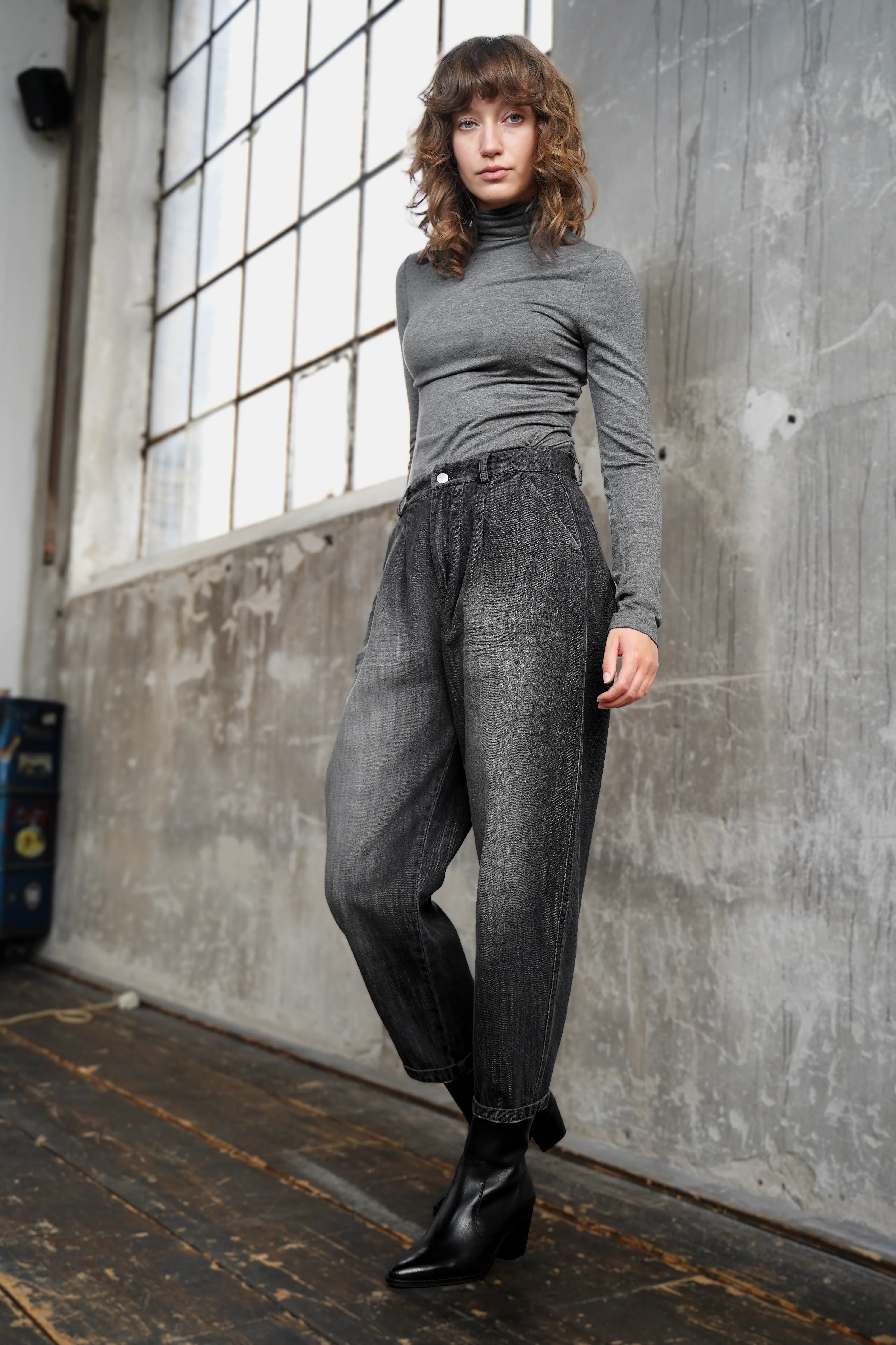 SAIKA relaxed tapered trousers in denim look