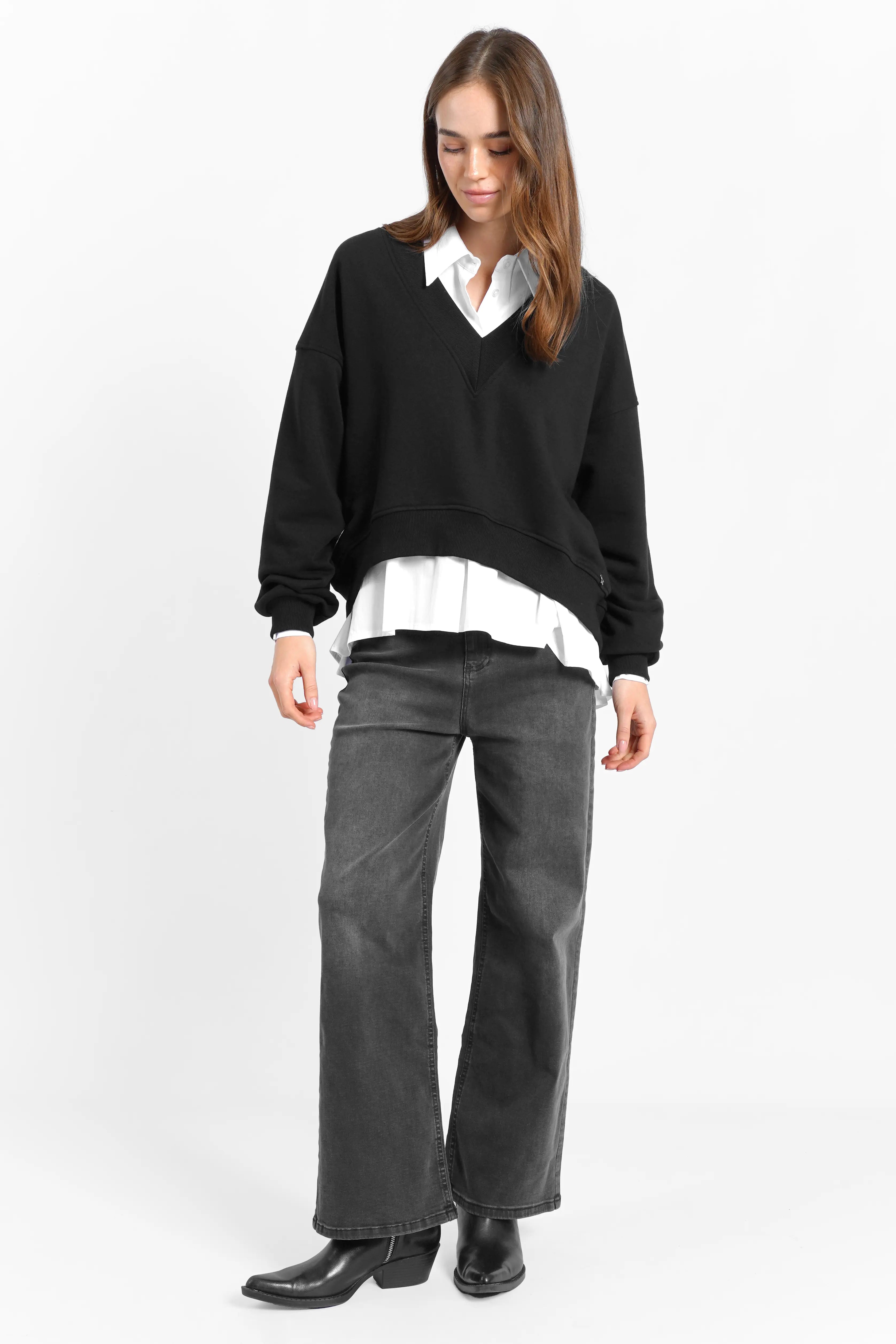 SEREA v-neck sweater