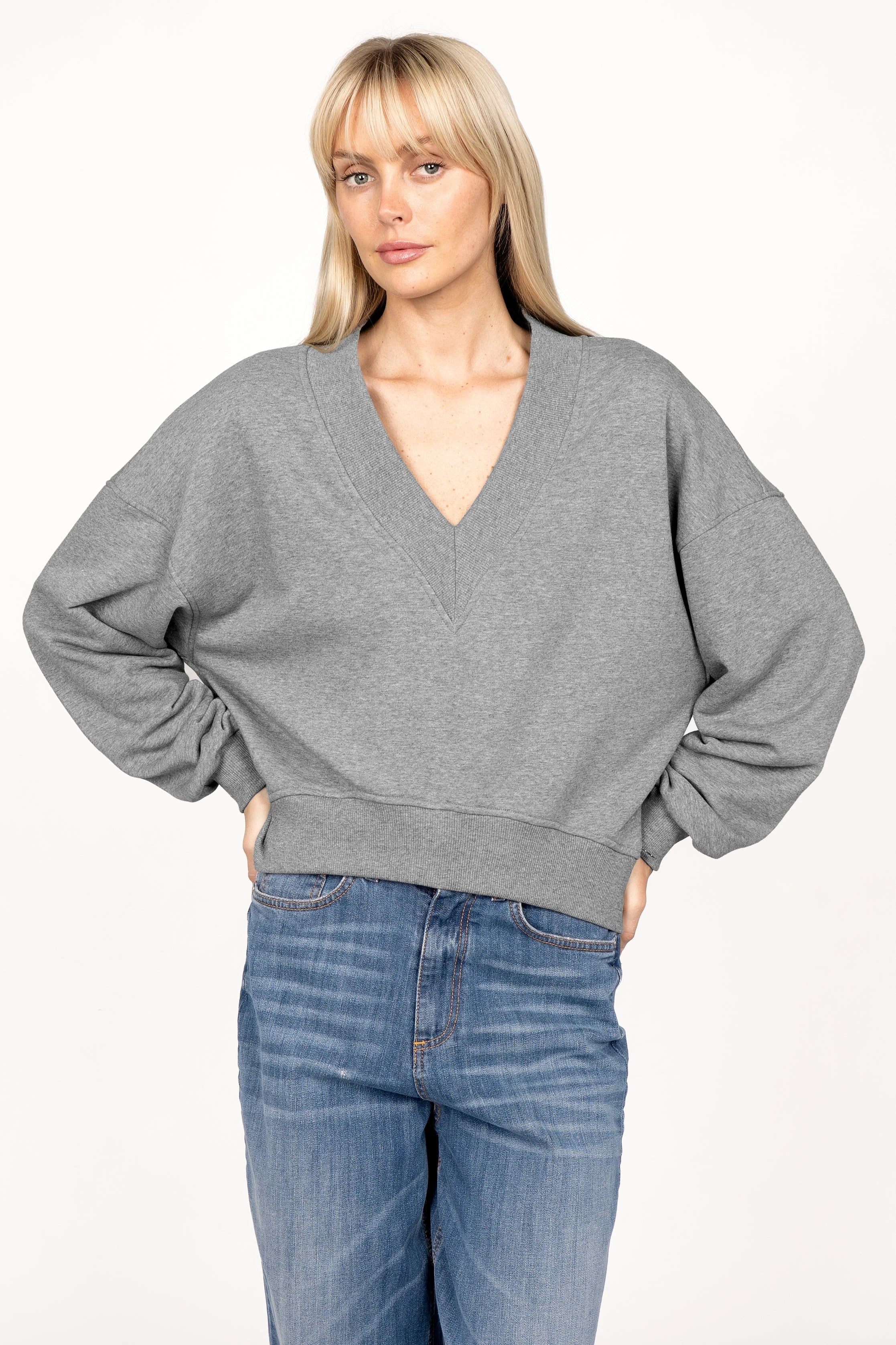 SEREA sweater with V-neck