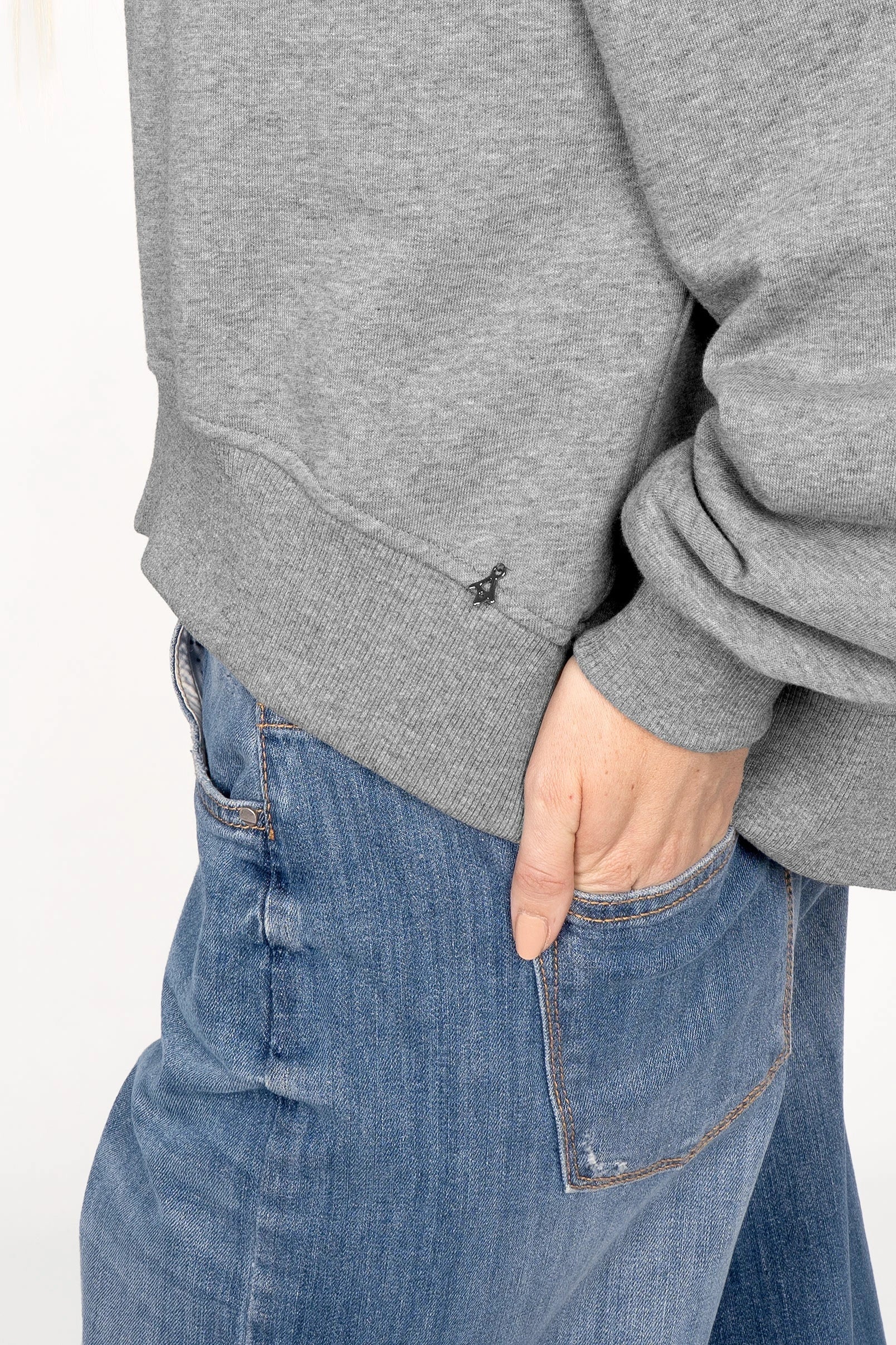 SEREA sweater with V-neck