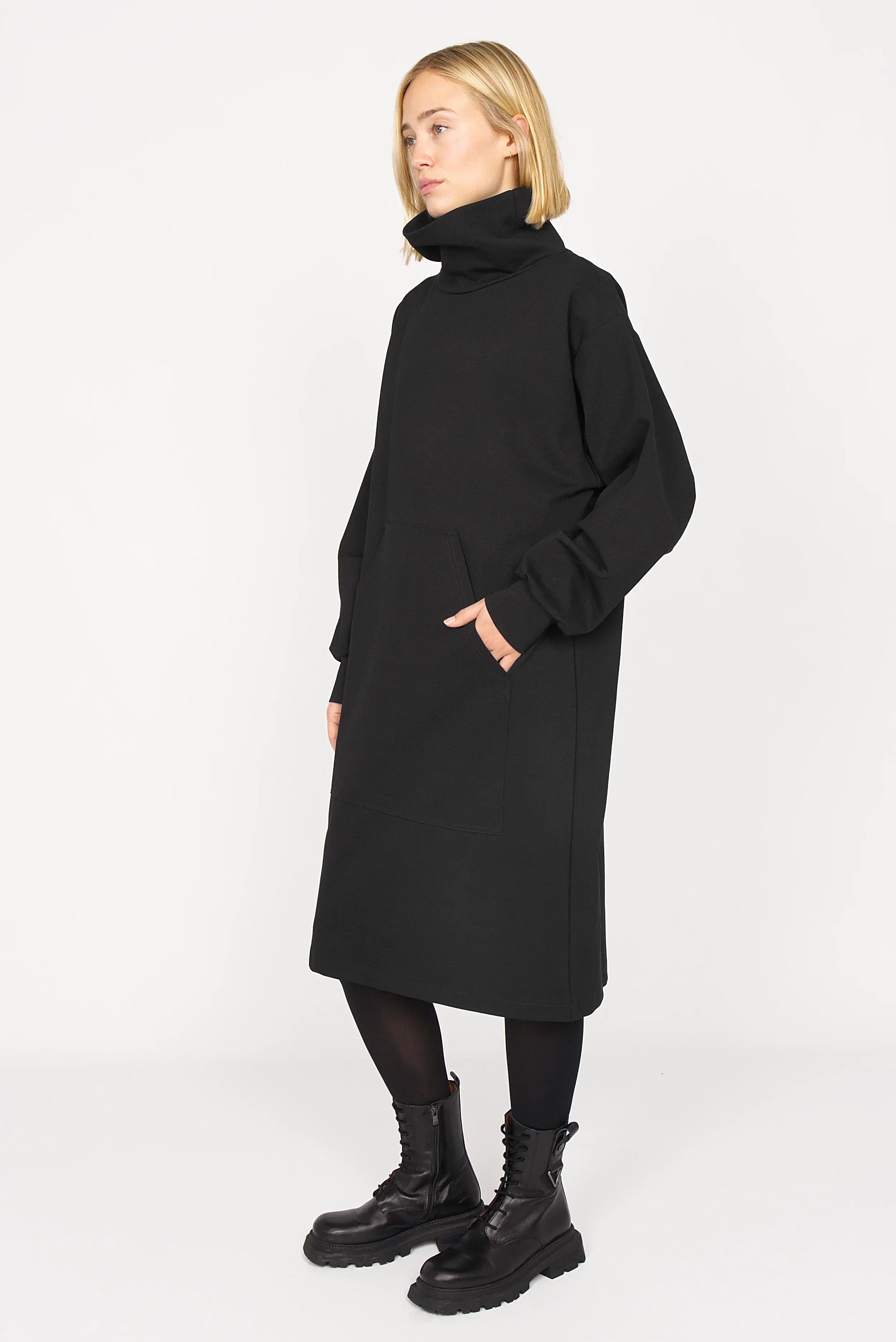 SYNNI kangaroo pocket high collar dress