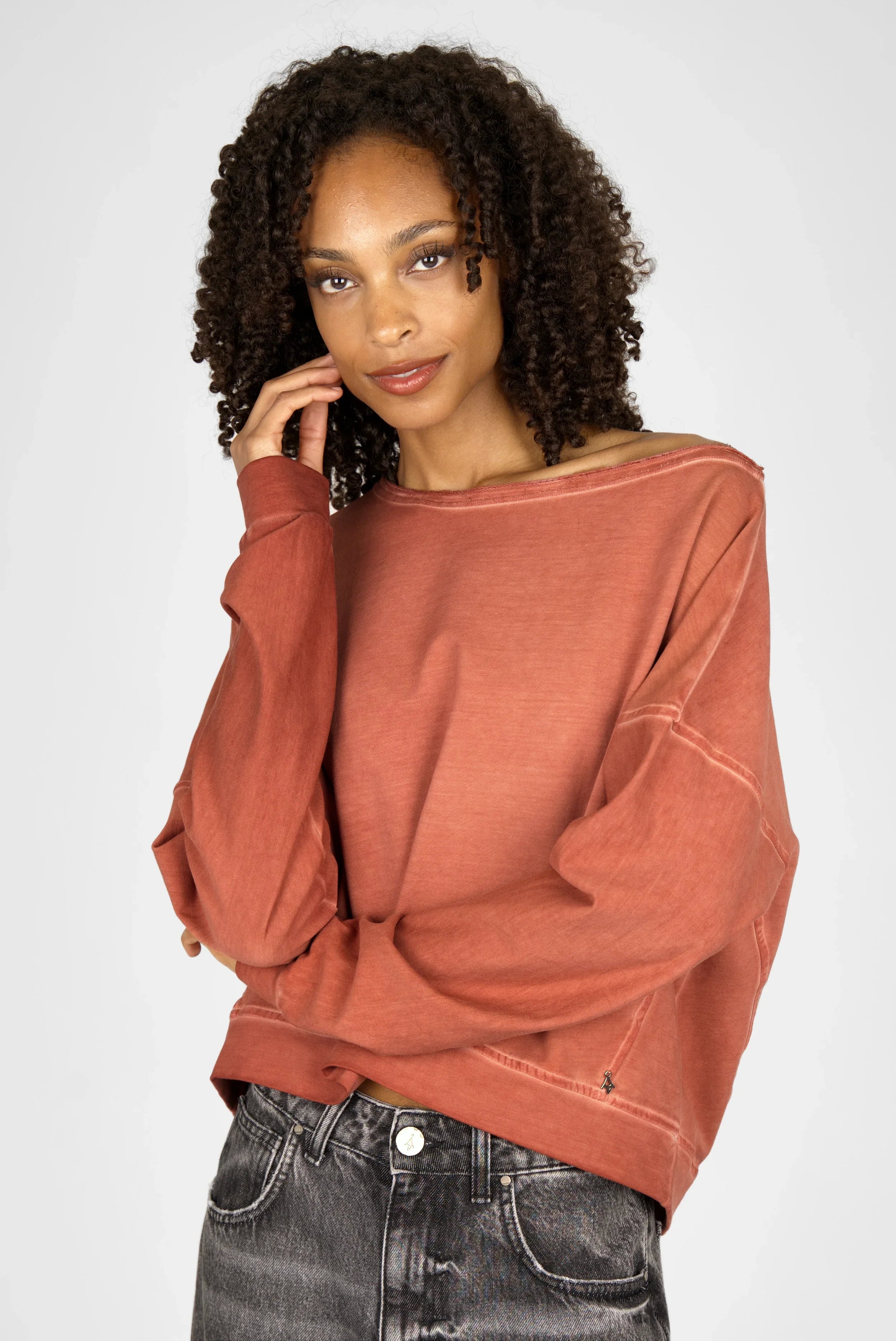 TIMAJ revive one shoulder sweater