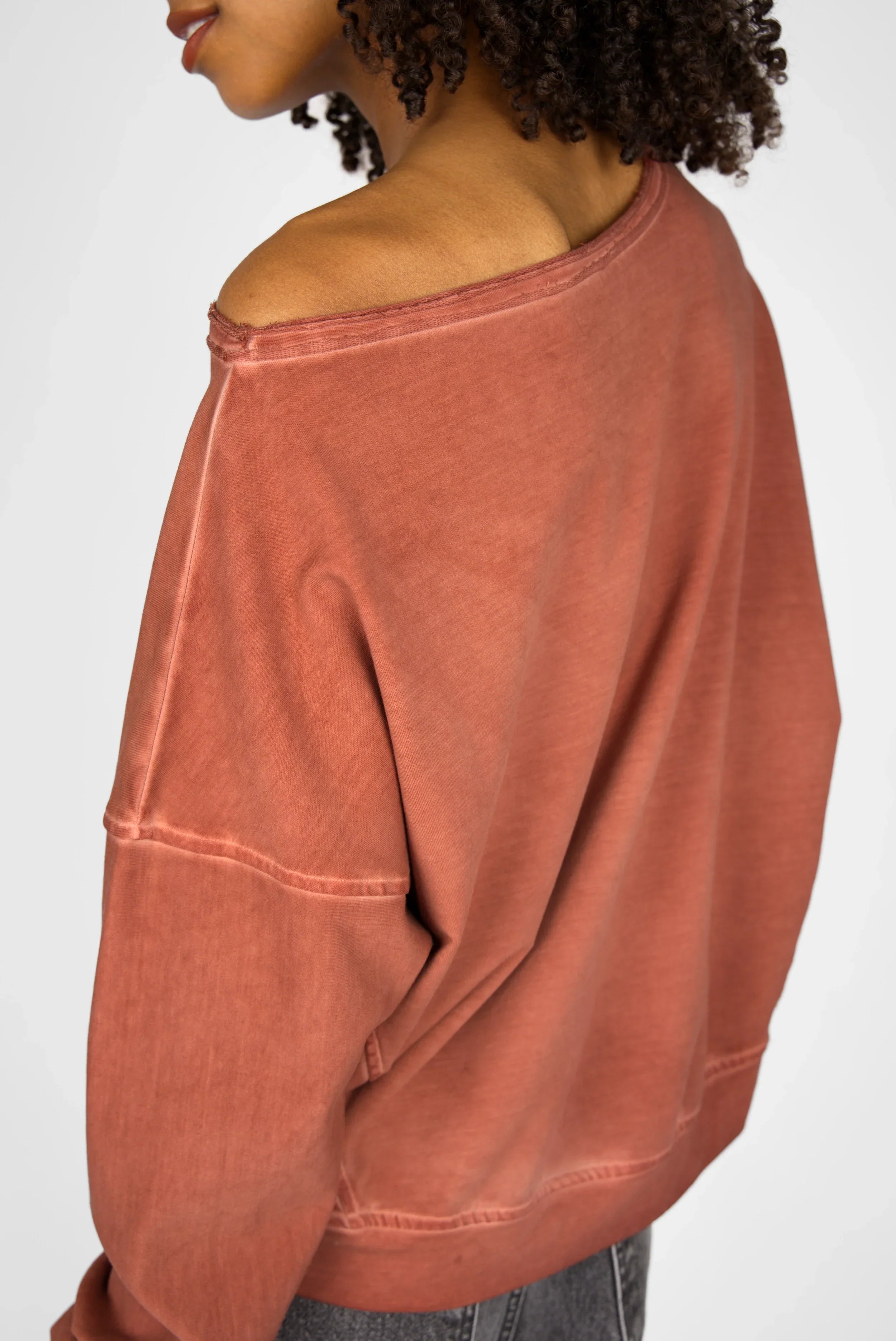TIMAJ revive one shoulder sweater