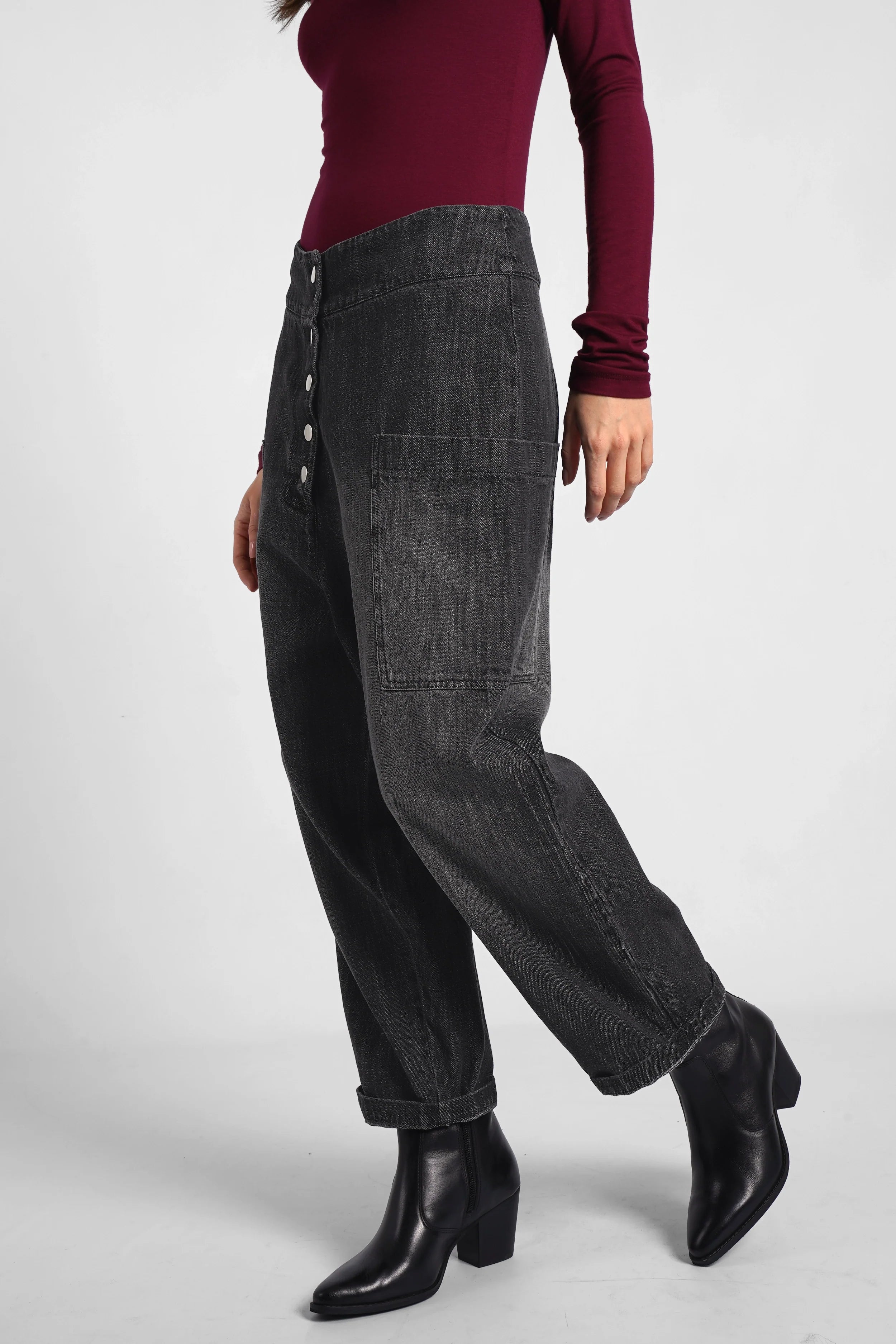 VIKADA revive baggy pants
