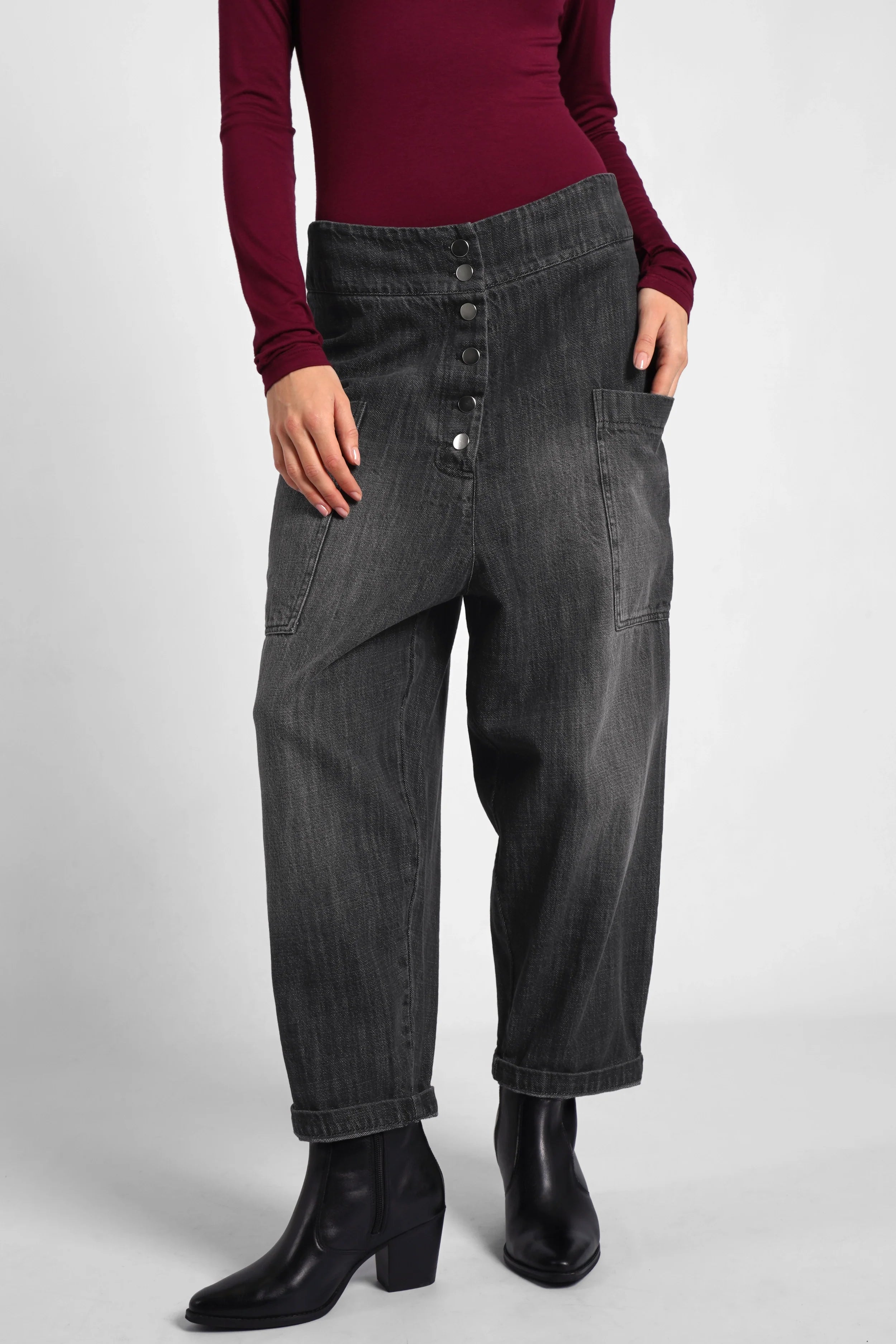 VIKADA revive baggy pants