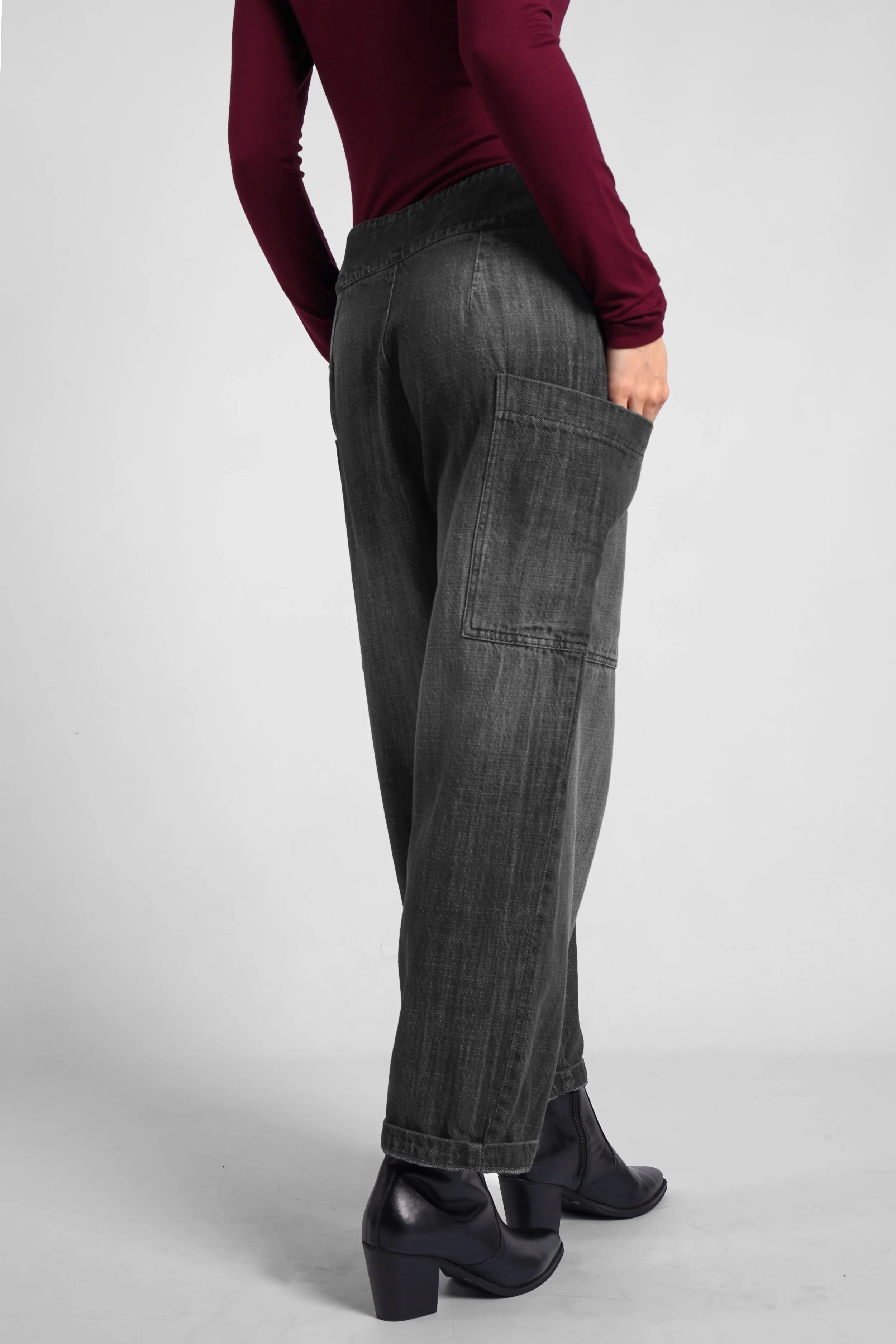 VIKADA revive baggy pants