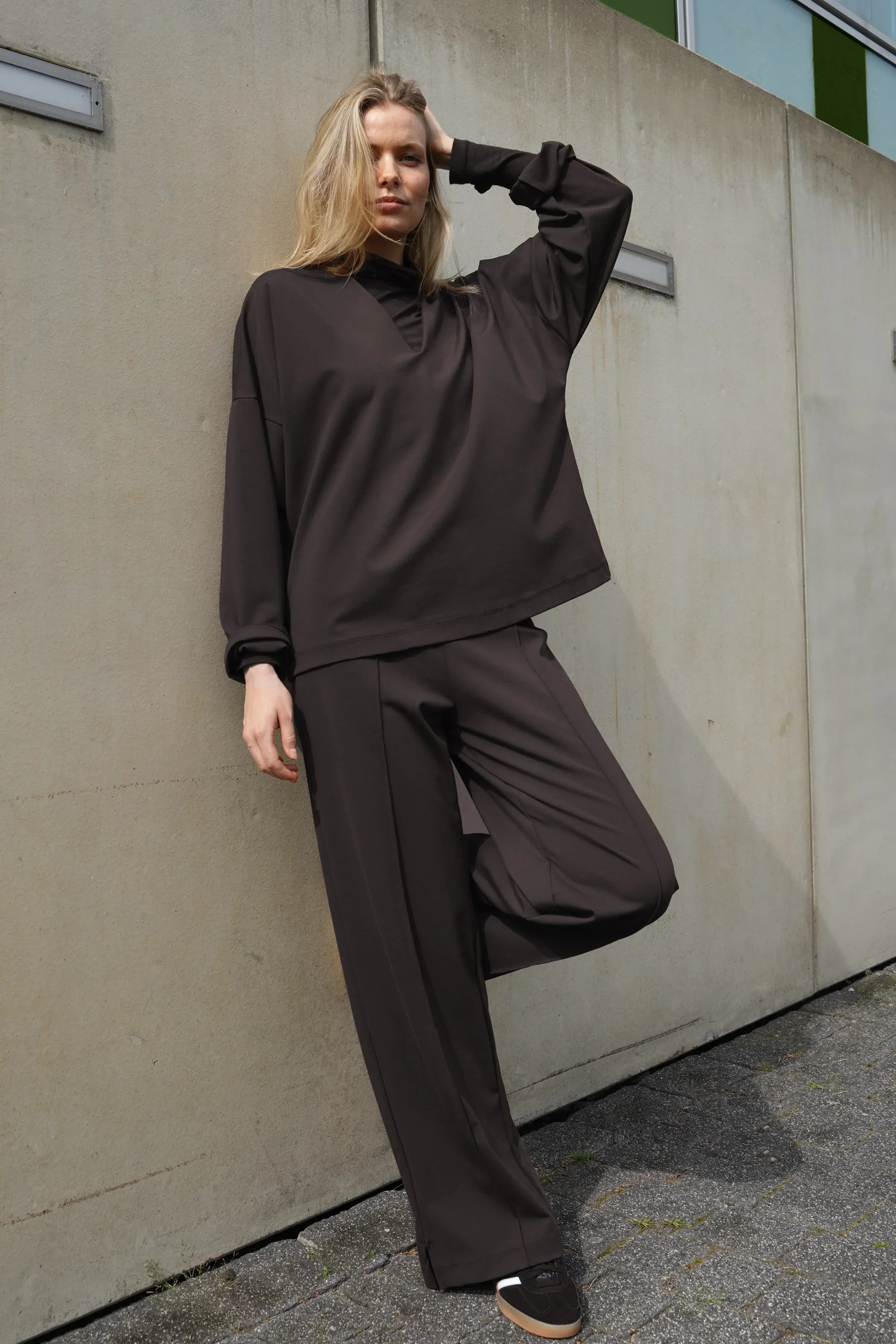 BERLEY relaxed v-neck blouse