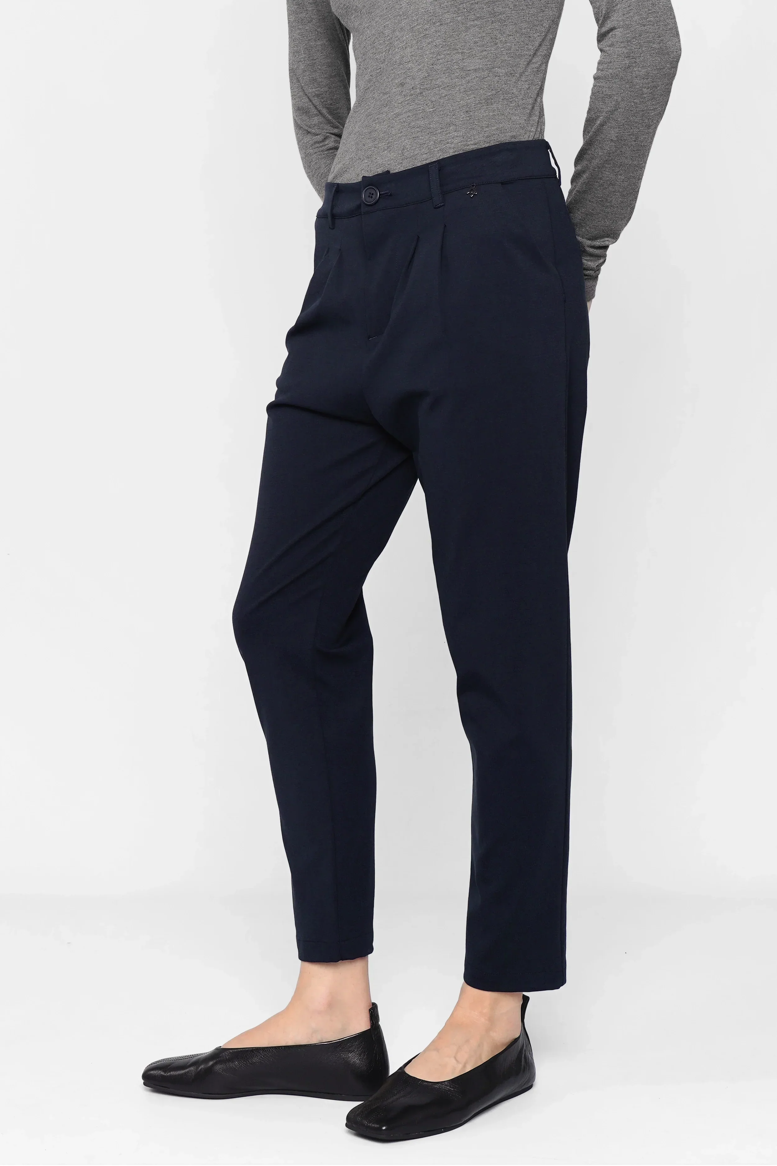 HEELENA tapered pants
