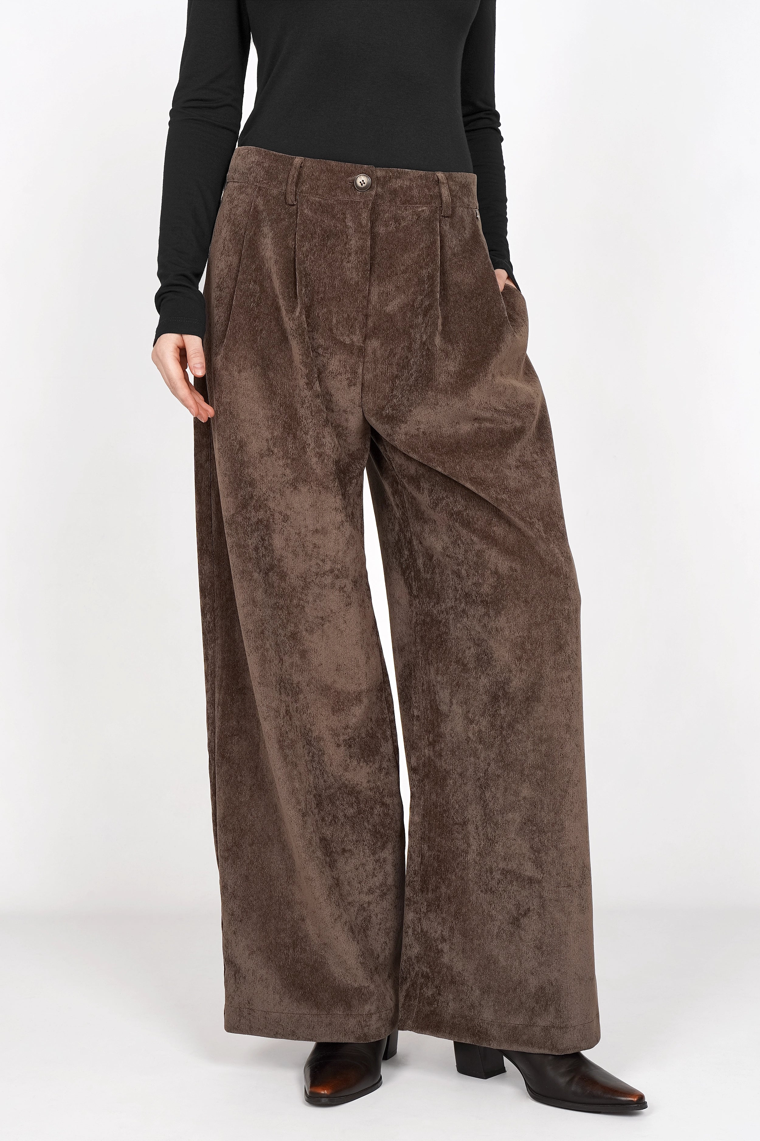 ELEE wide leg corduroy pants