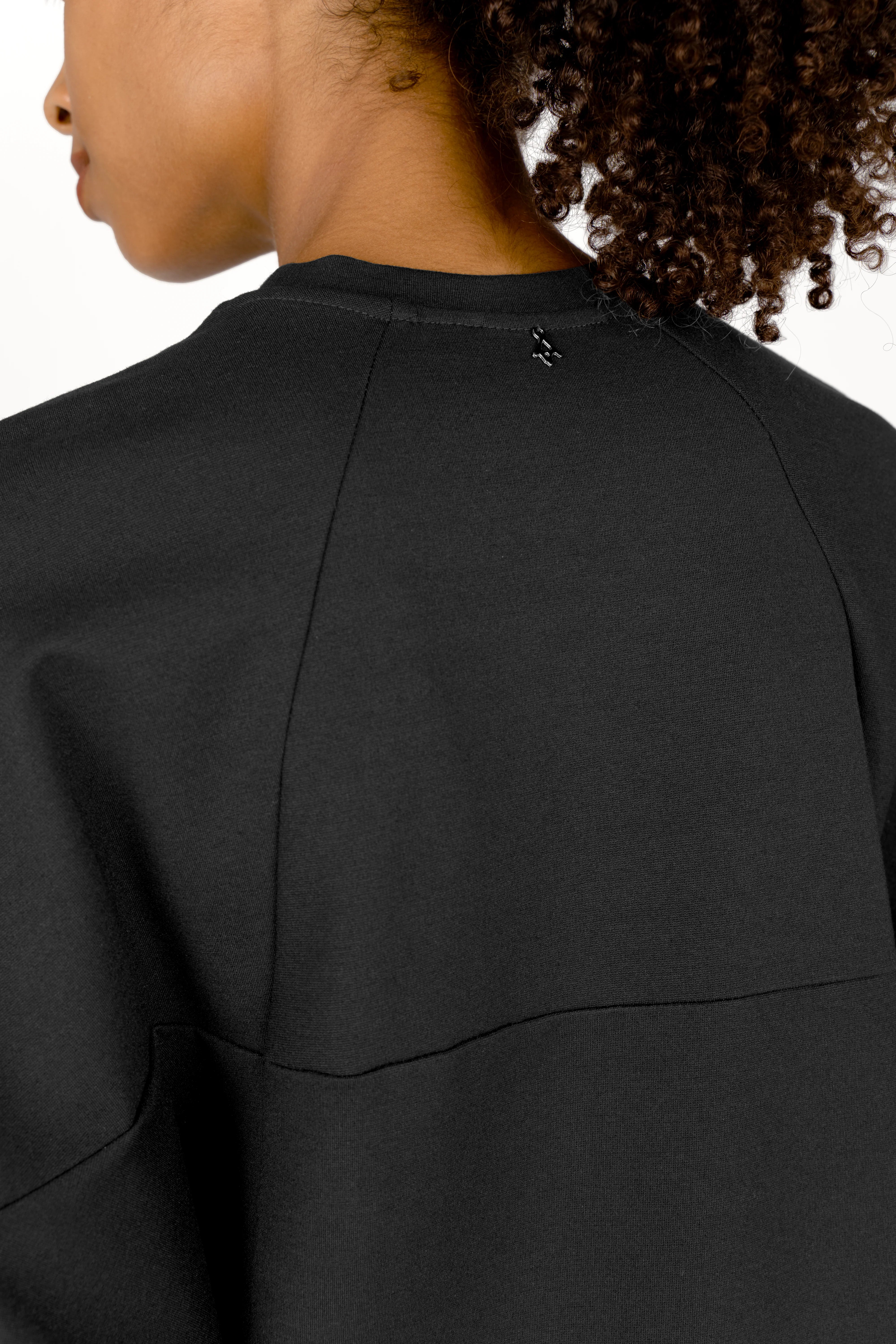 (NEU FW!) TOOVE shirt made from medium-weight interlock jersey